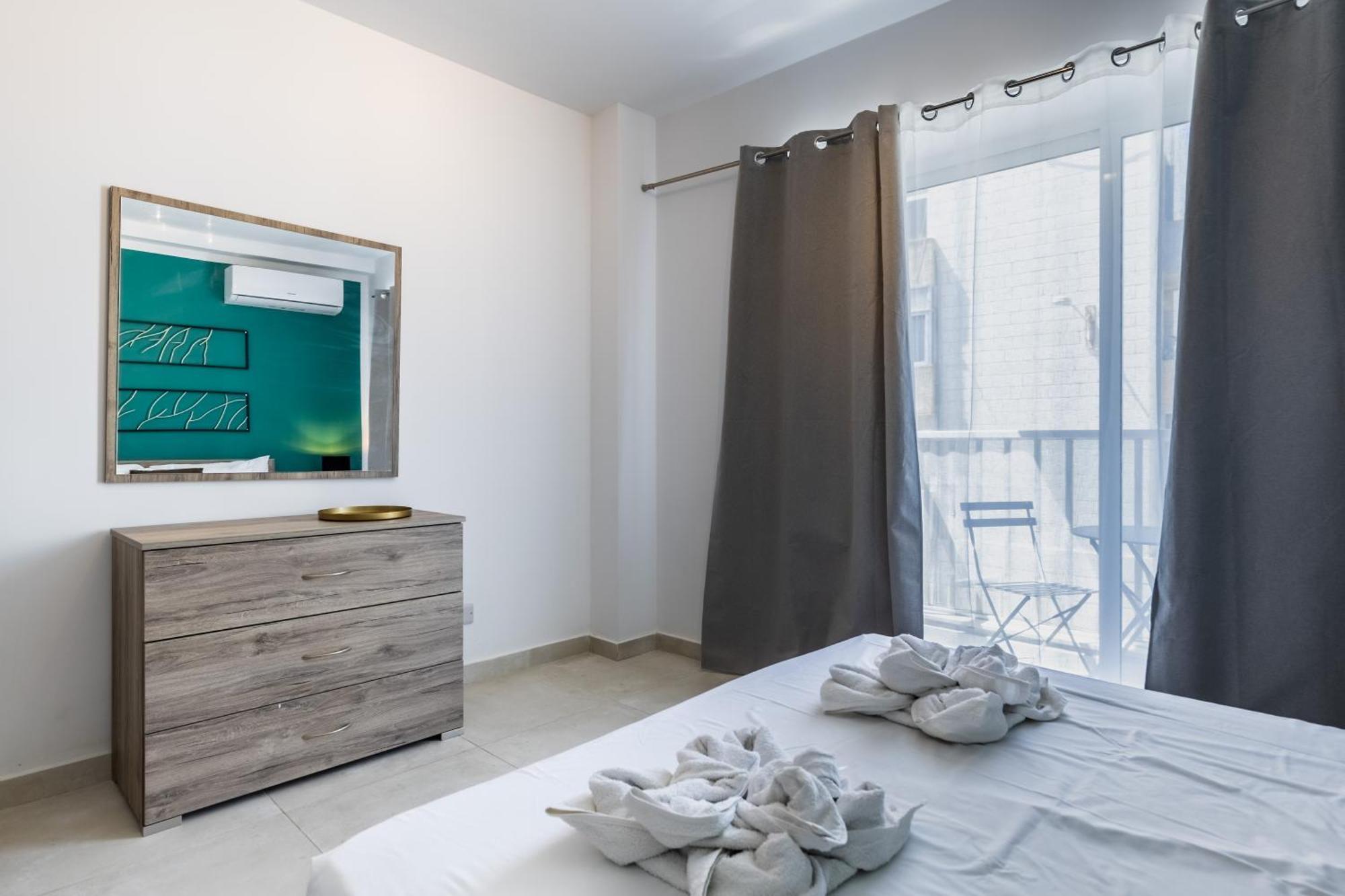 Kunsu'S Apartment 5 Min Walk From St Julians San Ġwann Екстериор снимка
