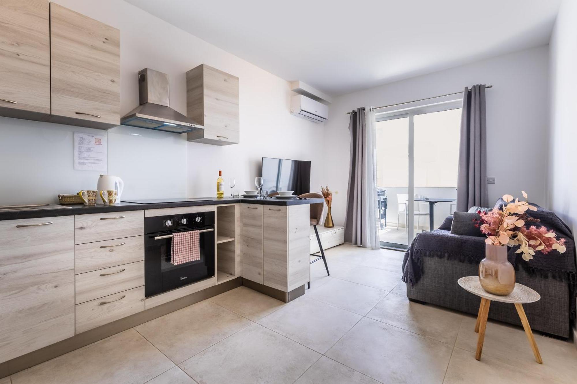 Kunsu'S Apartment 5 Min Walk From St Julians San Ġwann Екстериор снимка